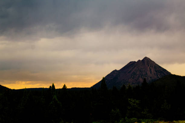 mountain sunset - fey imagens e fotografias de stock