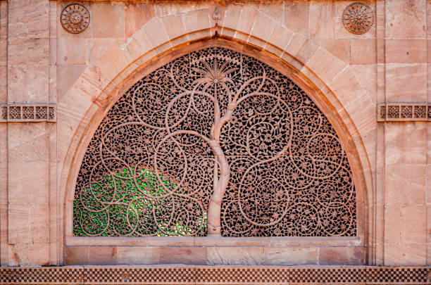 sidi saiyyed moschee ahmedabad - ancient arabic style arch architecture stock-fotos und bilder