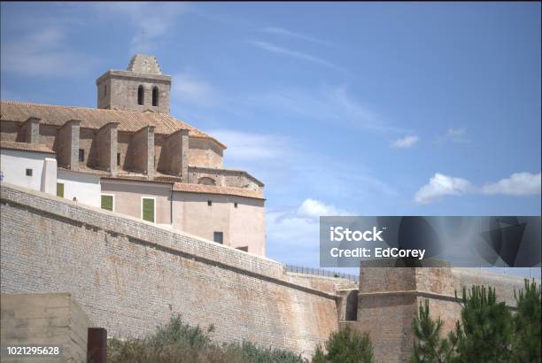 Cattedrale Di Santa Maria - Fotografie stock e altre immagini di Antico - Condizione - Antico - Condizione, Architettura, Castello