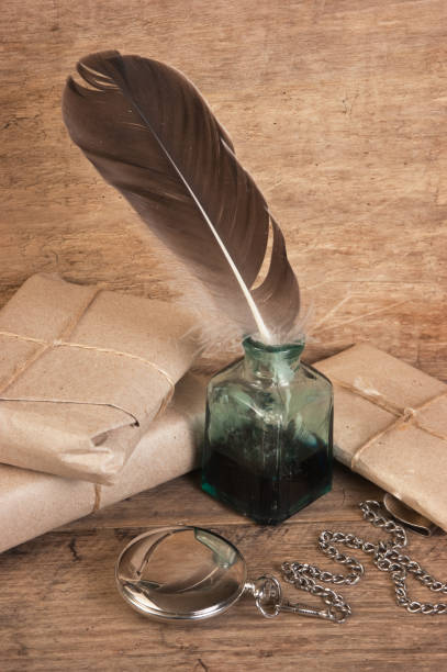 istock letter and a quill in the inkwell 1021313164