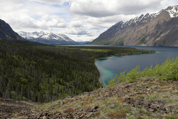 istock Hiking along Kathleen Lake 1021328884