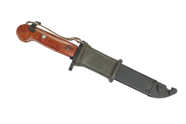 baioneta com serra - knife isolated on red bayonet isolated - fotografias e filmes do acervo