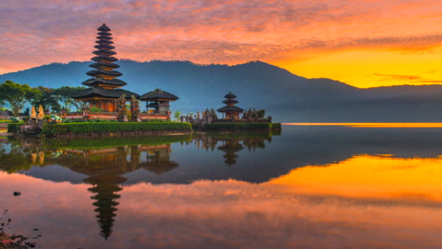 4K Time lapse Movie Sunrise Scene of Pura Ulun Danu Bratan Temple, Bali, Indonesia