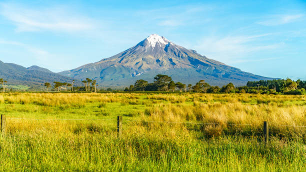istock Cone volcano mount taranaki, new zealand 19 1021638208