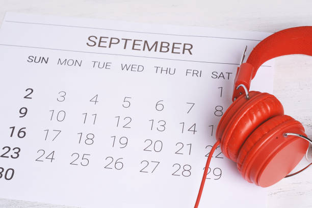 istock Calendar with headphones. 1021694550