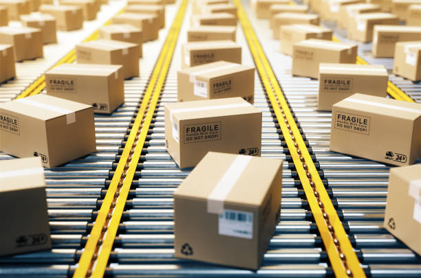 the parcel is on the conveyor belt,concept of automatic logistics management.3d rendering. - post processing imagens e fotografias de stock