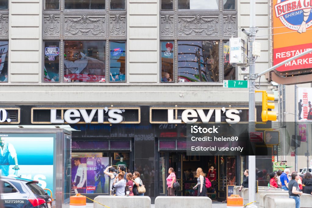 Levis Store In The New York City Stock Photo - Download Image Now - Store,  Architecture, Boutique - iStock