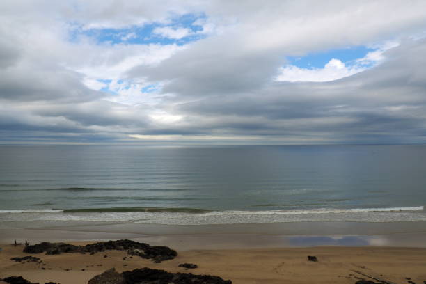 istock Atlantic ocean and Beach in Castlerock - 1 1021736454