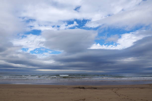 istock Atlantic ocean and Beach in Castlerock - 3 1021736462