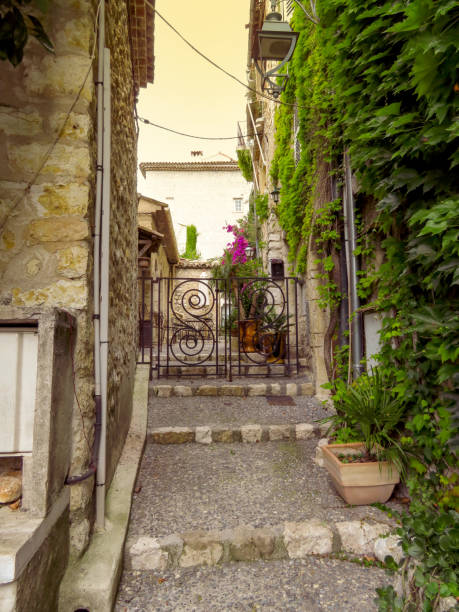 istock Saint Paul de Vence - Streets and Architecture 1021755518