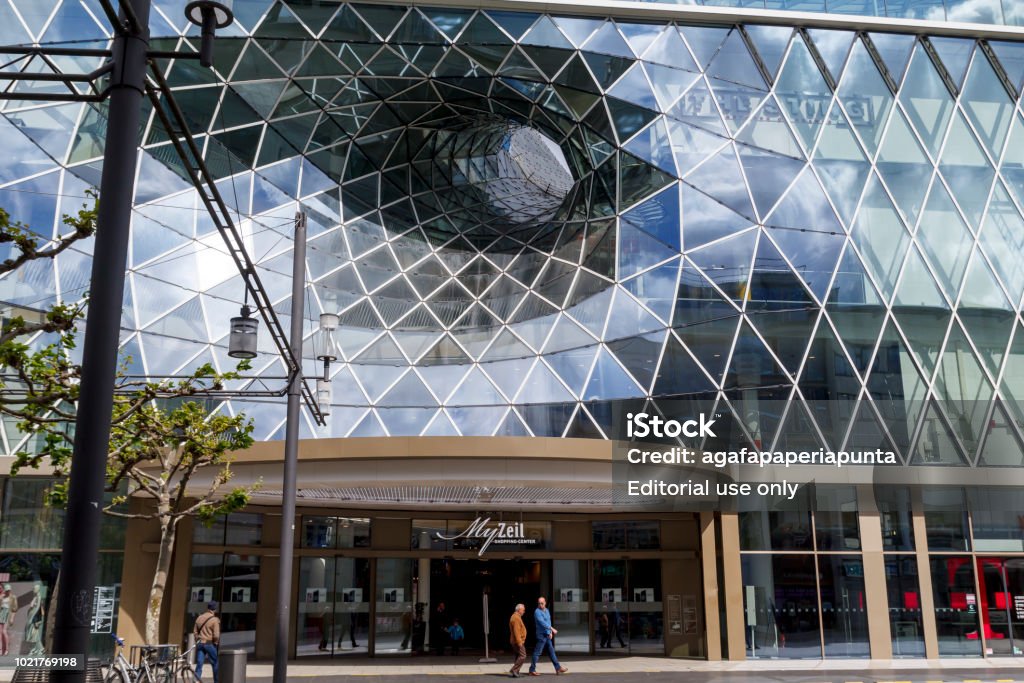 Shopping Mall In Frankfurt Stock Photo - Download Image Now - Frankfurt - Shopping Mall, iStock