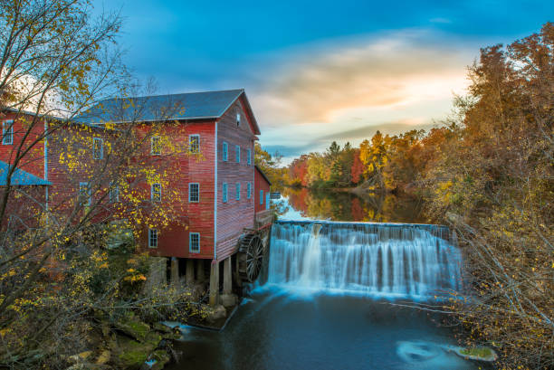 dells grist mill - water wheel imagens e fotografias de stock