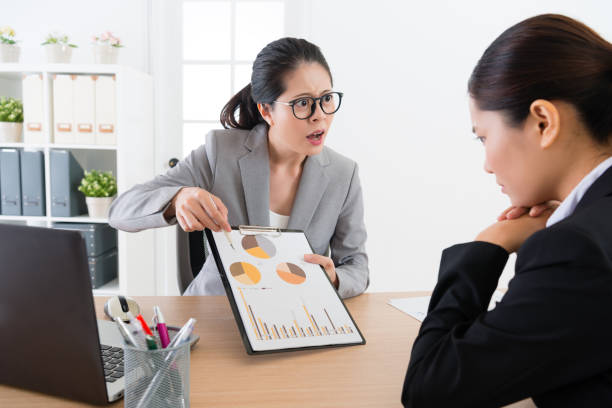 istock Boss showing the diagram 1022059756