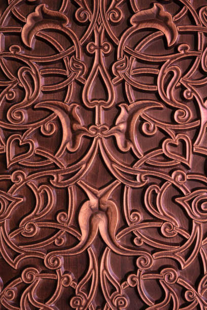 istock Outside door ornament 1022145040