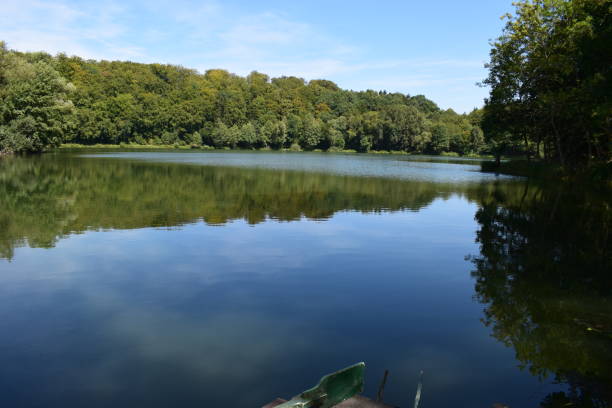 istock caldera lake 'Holzmaar' 1022183048