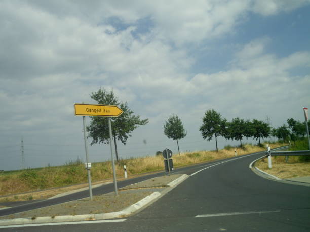 istock Europe country lunch time summer drive boulevard 1022219926