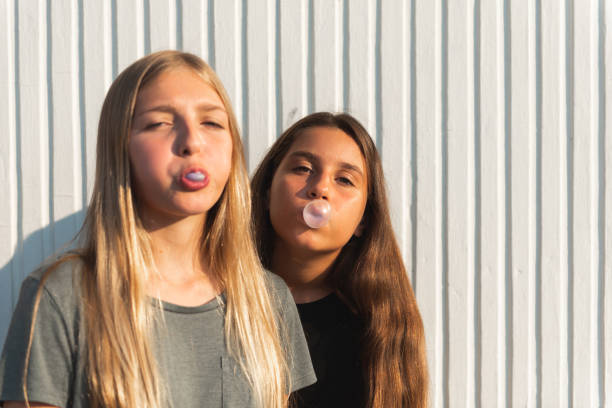 istock Teenage friends 1022278572