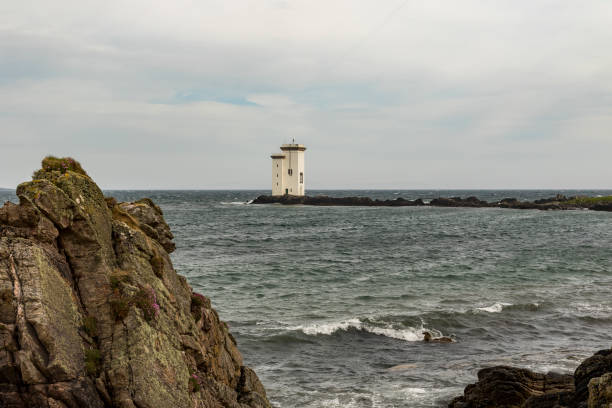 istock Carriag Fhada Lighthouse 1022443510