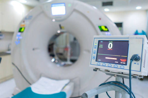 sofisticado de equipos médicos de resonancia en el hospital - bed hospital prognosis patient fotografías e imágenes de stock