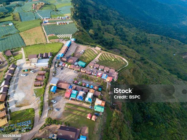 タイ Phu ドンタップ Boek ペッチャブーン県の山と霧の上飛行ドローンから平面図航空写真 アジア大陸のストックフォトや画像を多数ご