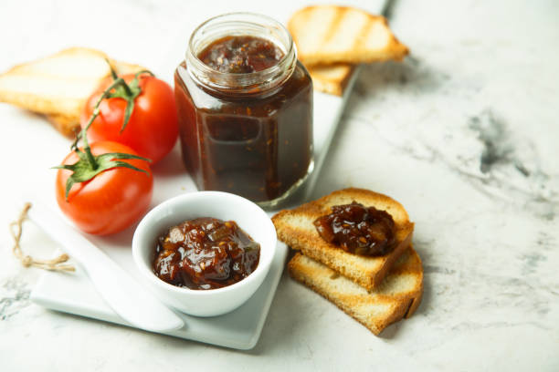 jalea de cebolla - chutney jar tomato preserved fotografías e imágenes de stock