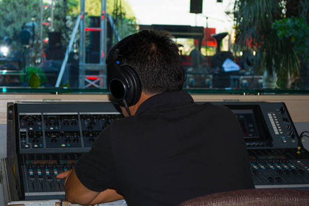 Digital Display, Recording Studio, Sound Recording Equipment, Music, Noise, Outdoor, concert