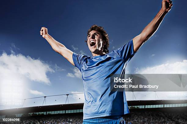 Soccer Player 응원함 승리-동작 활동에 대한 스톡 사진 및 기타 이미지 - 승리-동작 활동, 남자, 축구