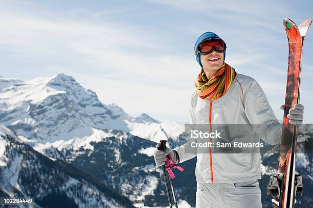 男性に山のスキーを - 男性のストックフォトや画像を多数ご用意 - 男性, スキー, スキー板