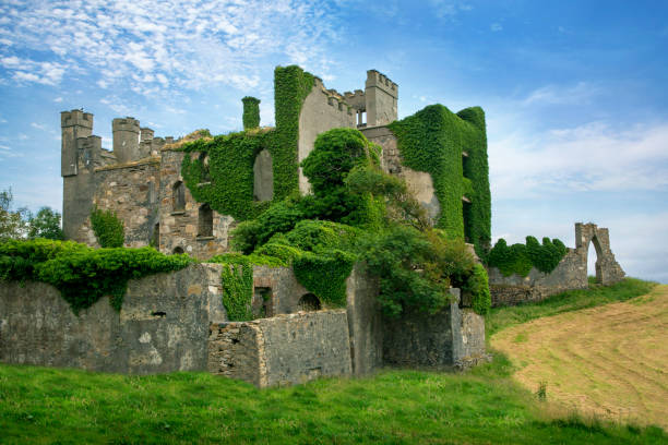 istock Clifden Castle, Ruined Castle on the Sky Road 1022885770