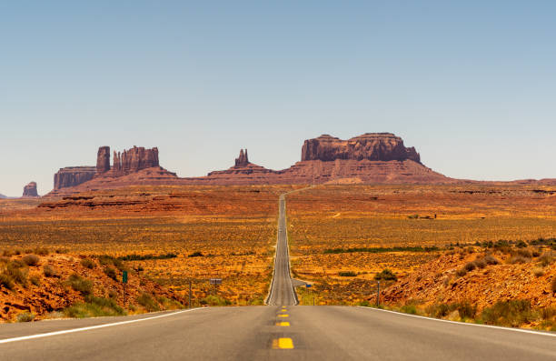 istock Forrest Gump Point, Monument Valley, Utah, USA 1022892012