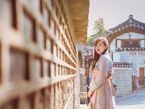 Konsep Travel And Tourist Asia Dari Wanita Cantik Dengan Kain