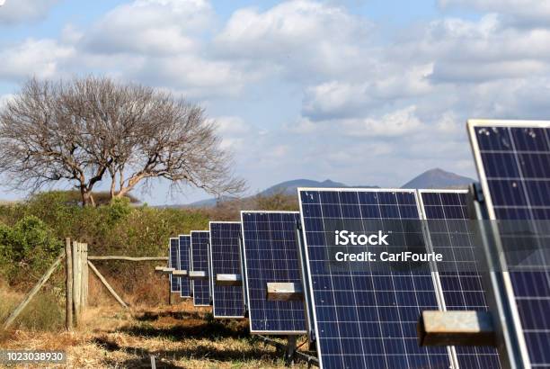 Photo libre de droit de Panneau Solaire Au Kenya banque d'images et plus d'images libres de droit de Panneau solaire - Panneau solaire, Énergie solaire, Énergie renouvelable