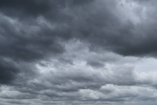 雨雲の移動 - storm cloud rain sky cloud ストックフォトと画像