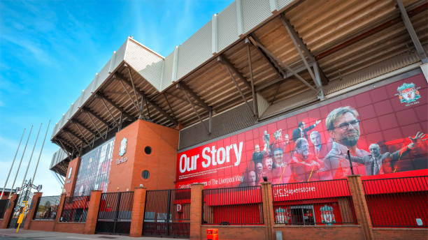 anfield-stadion, das heimstadion des fc liverpool - museum of liverpool stock-fotos und bilder