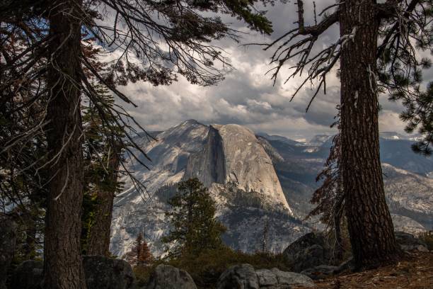 istock Glacier Point in Yosemite Valley 1023533222