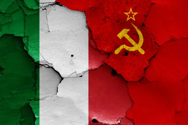 flags of Italy and Soviet Union