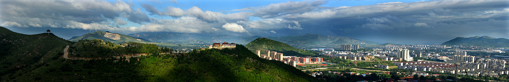 Shandong laiwu city is a famous aviation sports city in China, located in the central part of shandong province, adjacent to mount tai in the west.
