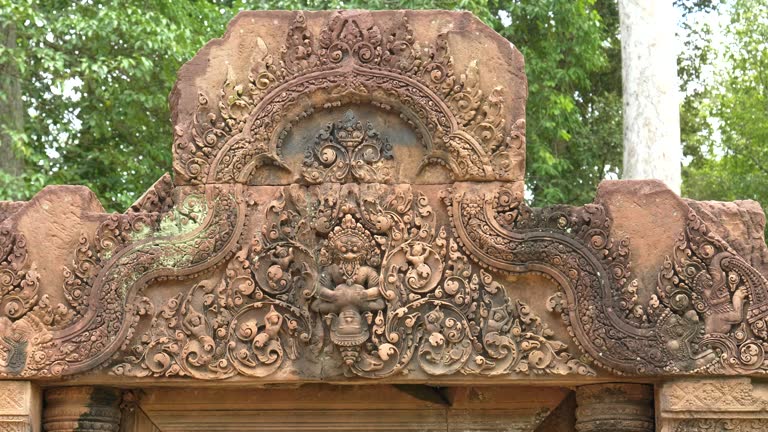 narashima clawing hiranyakasipu at banteay srei, angkor