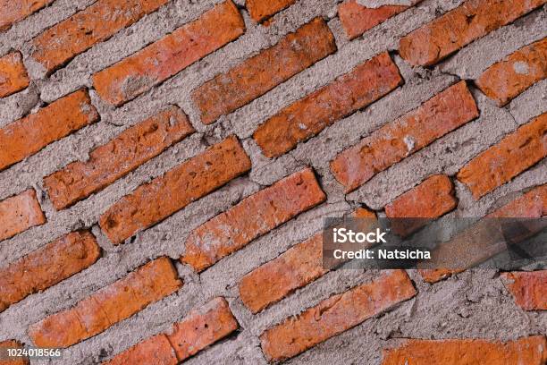 Modello Di Trama Di Mattoni Ed Su Cemento Parete Uso Per Sfondo - Fotografie stock e altre immagini di A forma di blocco