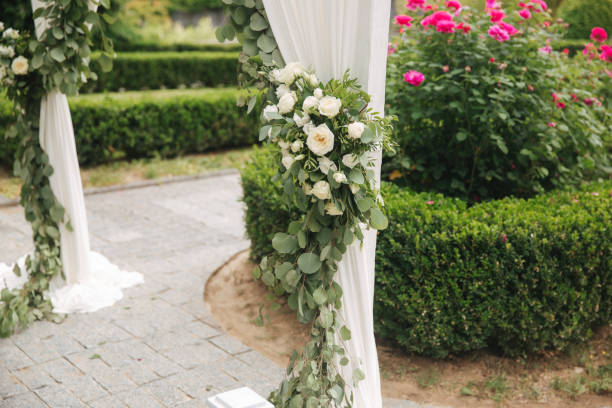 istock Flowers on wedding drcor, green and white color 1024029396