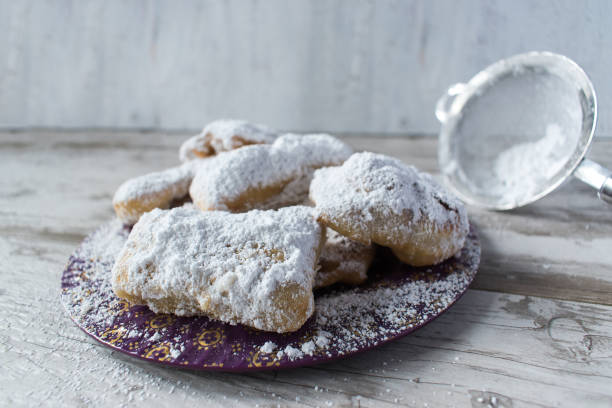 New Orleans french beignet New Orleans french beignet with powdered sugar beignet stock pictures, royalty-free photos & images