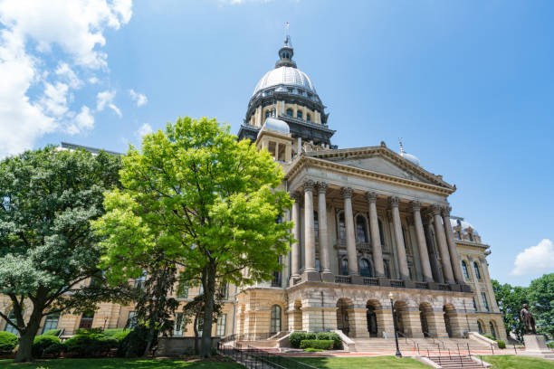 Illinois State Capital Building Illinois State Capital Building in Springfield, Illinois springfield illinois skyline stock pictures, royalty-free photos & images
