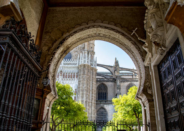 istock Arch view through La Giralda of Andalucia, Spain 1024331106