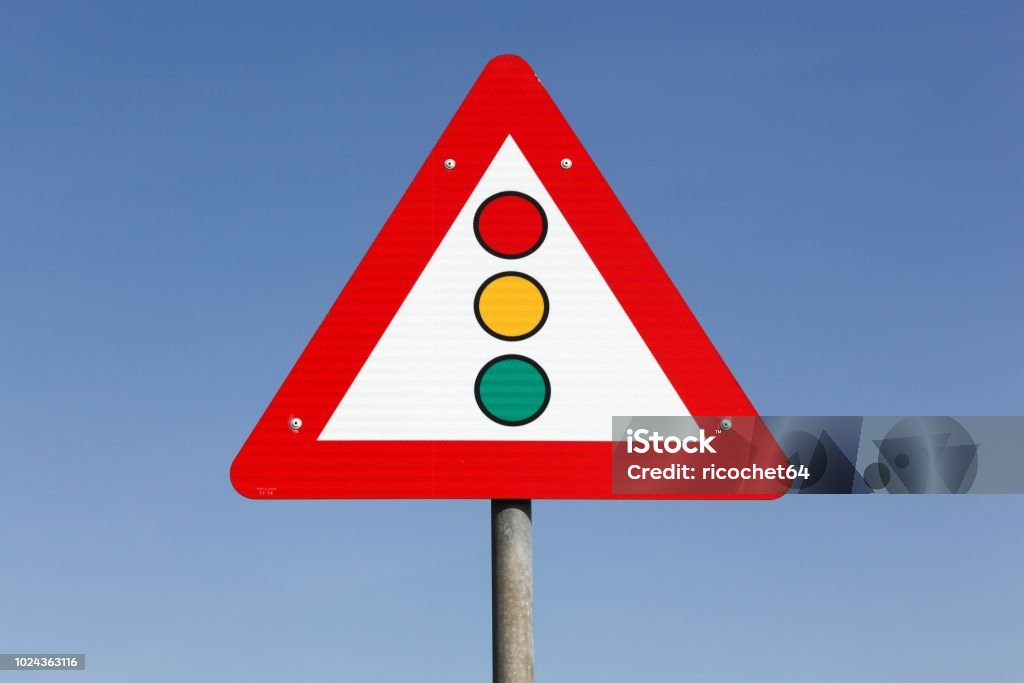 Знак светофорное регулирование фото Знак светофорное регулирование фото