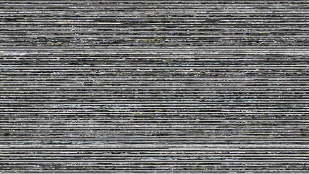 glitch - tv-bildschirm mit scanlines voller lärm und störungen - bildstörung stock-fotos und bilder