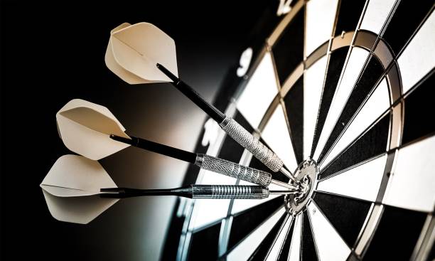 abnäher. - dartboard photography competition sports and fitness stock-fotos und bilder