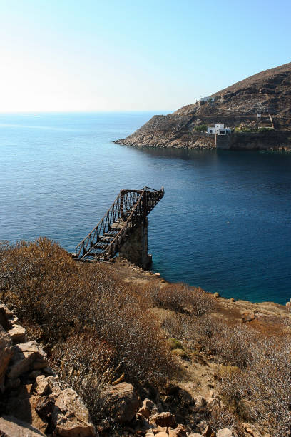 grecia, serifos, isole cicladi: mega livadi abbandonata miniera - greece crete beach island foto e immagini stock