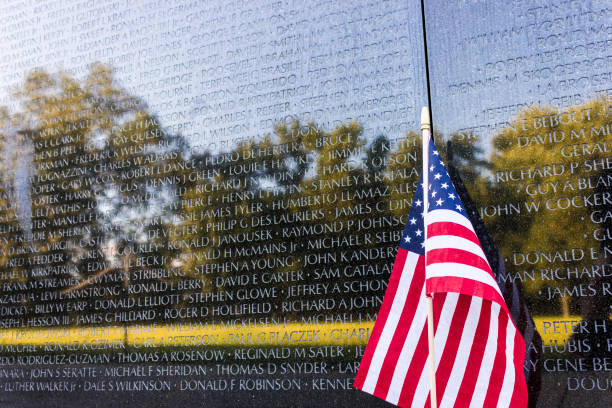 Vietnam Veterans Memorial, Washington D.C. Washington D.C. The Vietnam Veterans Memorial, a national memorial that honors service members of the U.S. armed forces who fought in the Vietnam War soldier on the wall stock pictures, royalty-free photos & images