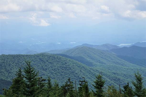 istock Smoky Mountains National Park 1024946838