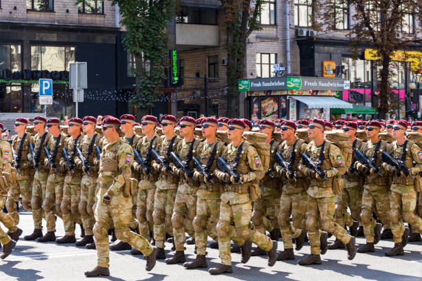 ウクライナの独立の 27 周年を記念のウクライナの武力のパレード。 - armed forces kyiv ukraine eastern europe ストックフォトと画像